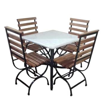 Juego de comedor de 4 plazas, en madera y metal